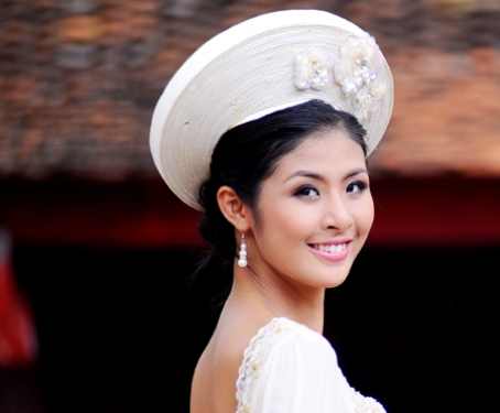 Hoa hậu Ngọc Hân sánh đôi cùng "hoàng tử" Xuân Bắc